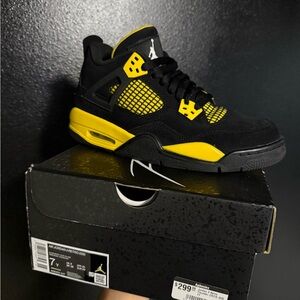 Jordan Boys' Sneakers in Black and Yellow